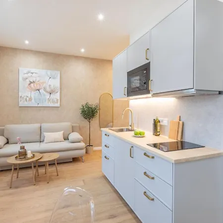 Luxury Boutique | Heart Of Old Town Apartment *